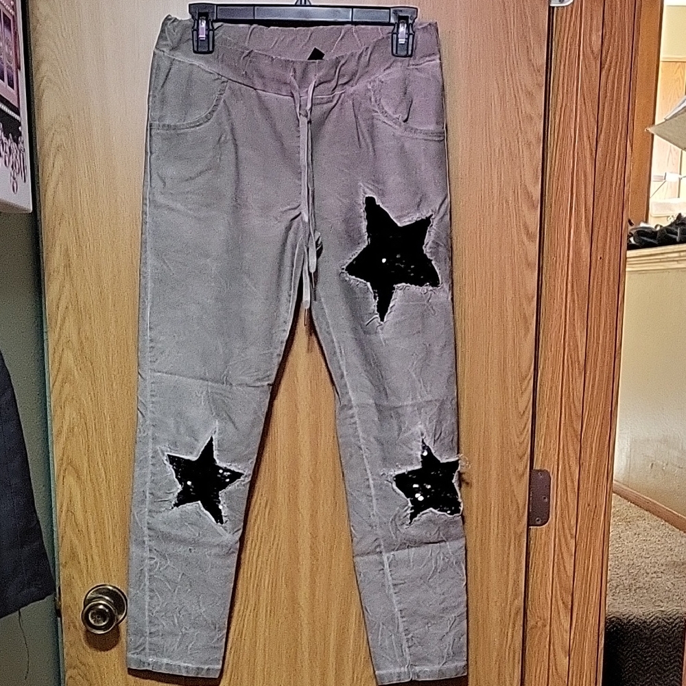Venti 6  Pants with Black Star Patches